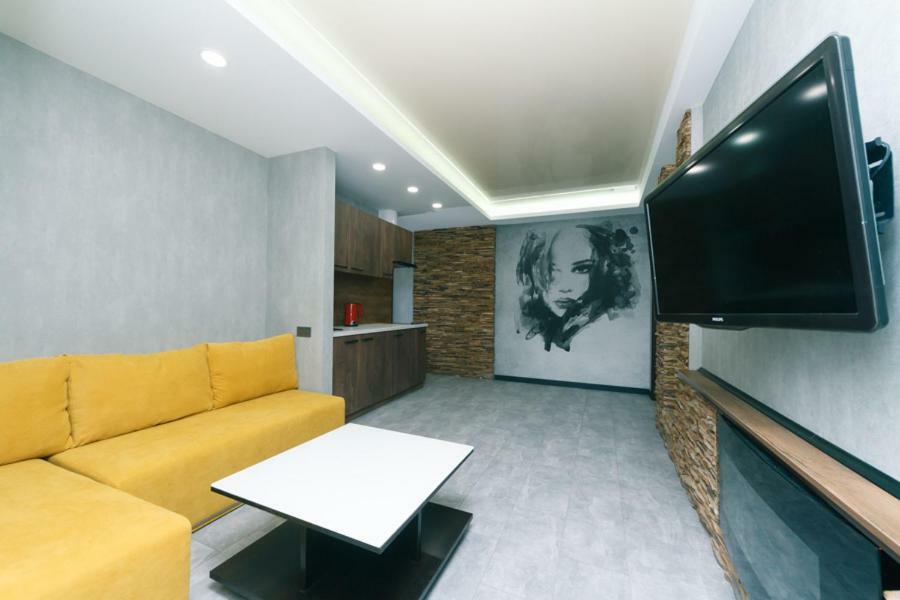 Hotrent City Kiev Bagian luar foto